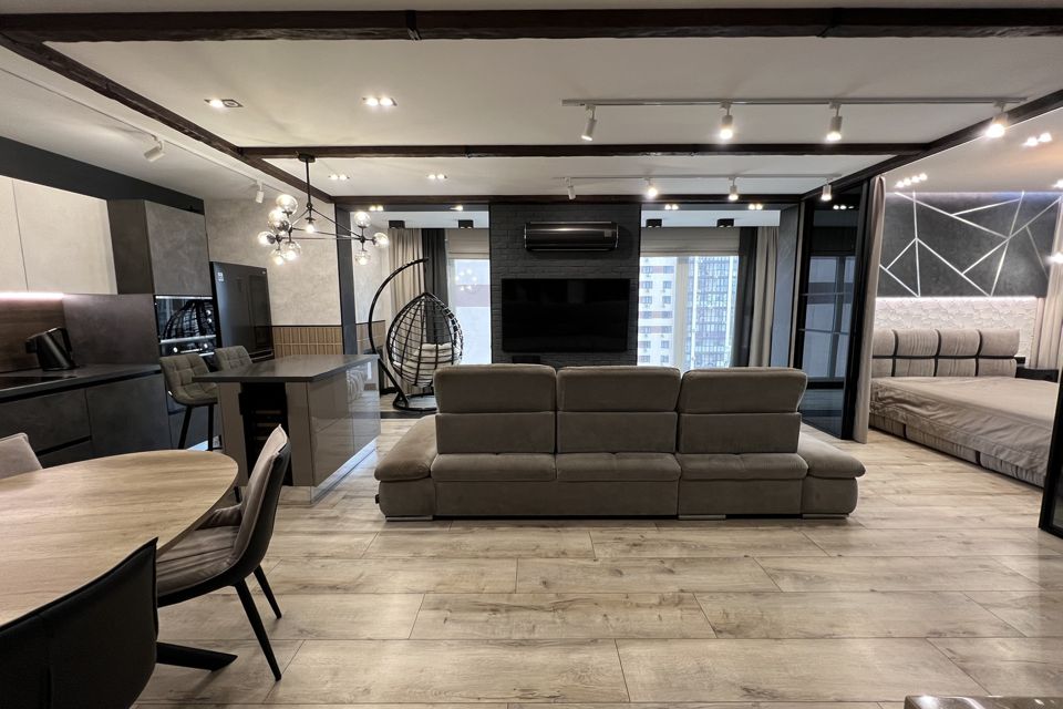 Продаётся 3-комнатная квартира, 121 м²