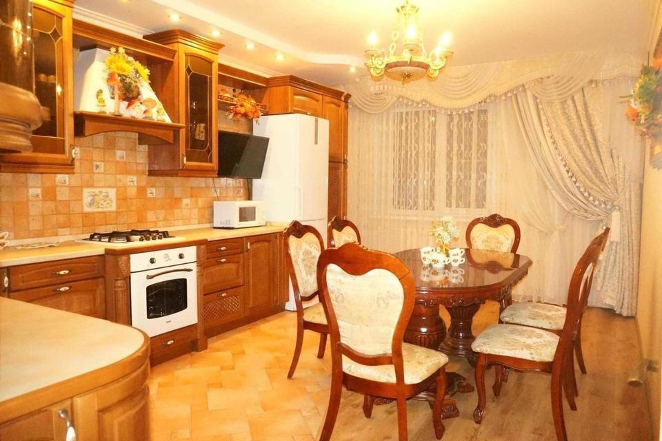 Продаётся 1-комнатная квартира, 60 м²