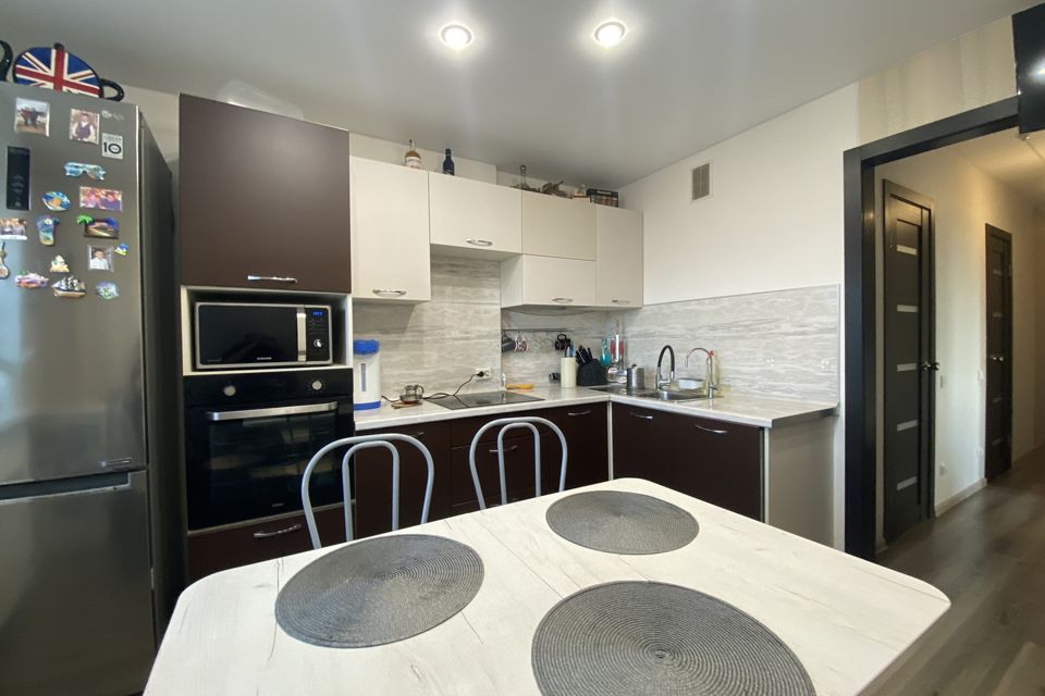 Продаётся 3-комнатная квартира, 70.5 м²