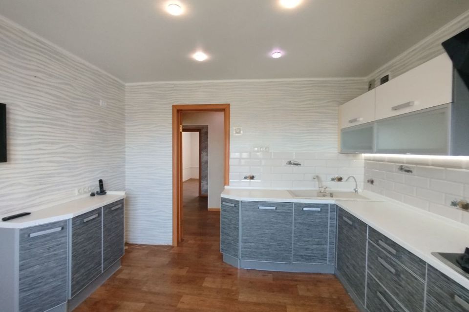 Продаётся 4-комнатная квартира, 88.4 м²