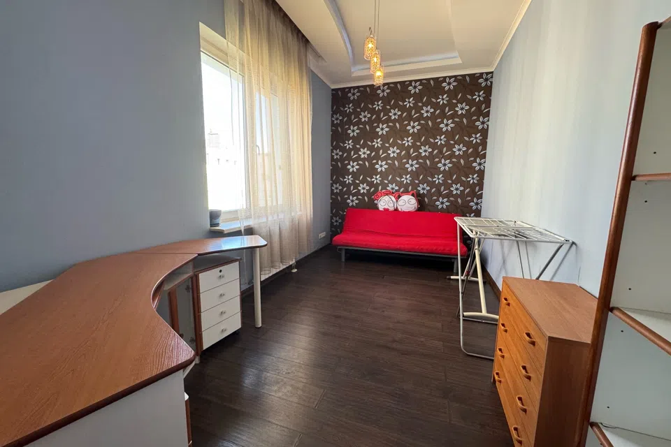 Продаётся 3-комнатная квартира, 103 м²
