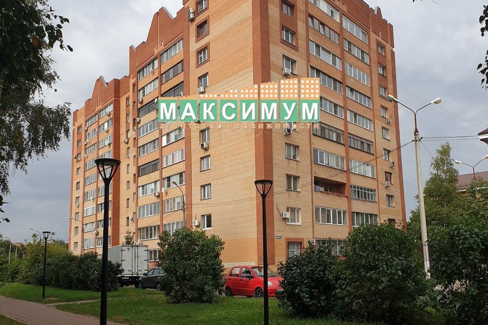 Продаётся 3-комнатная квартира, 135.2 м²