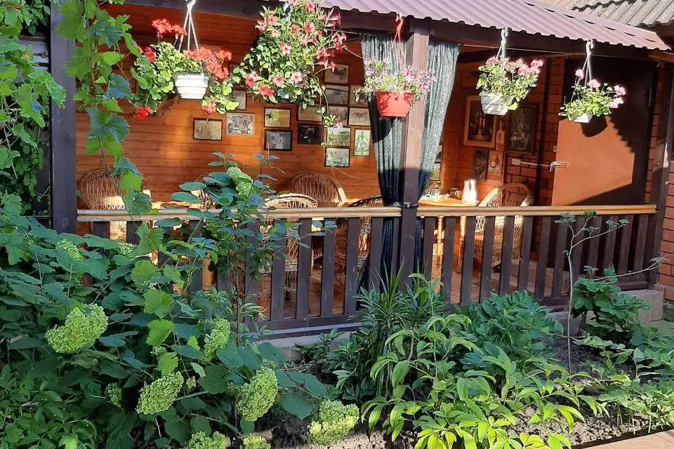 Продаётся 3-этажный дом, 325 м²