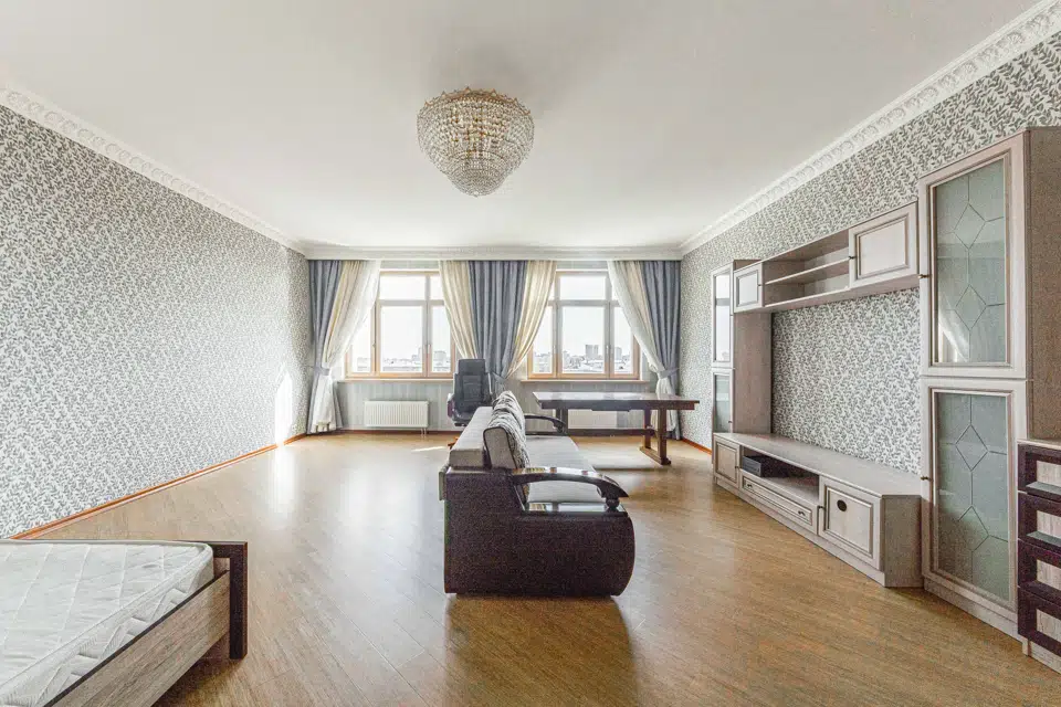 Продаётся 4-комнатная квартира, 173.3 м²