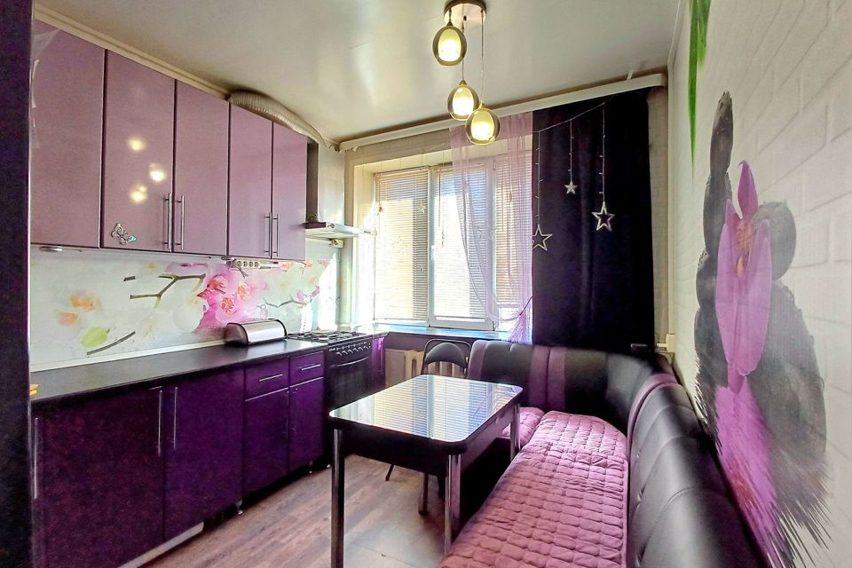 Продаётся 3-комнатная квартира, 61.9 м²