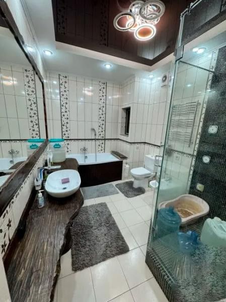 Продаётся 3-комнатная квартира, 136 м²