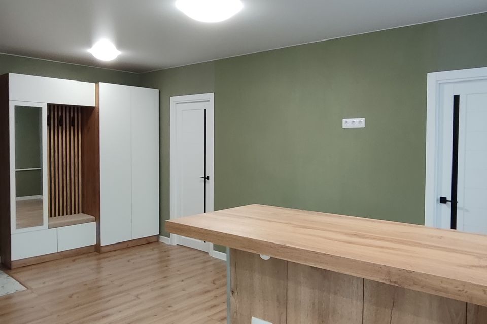 Продаётся 3-комнатная квартира, 50.5 м²