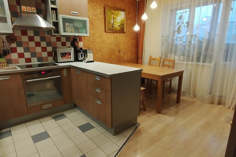 Продаётся 3-комнатная квартира, 90 м²