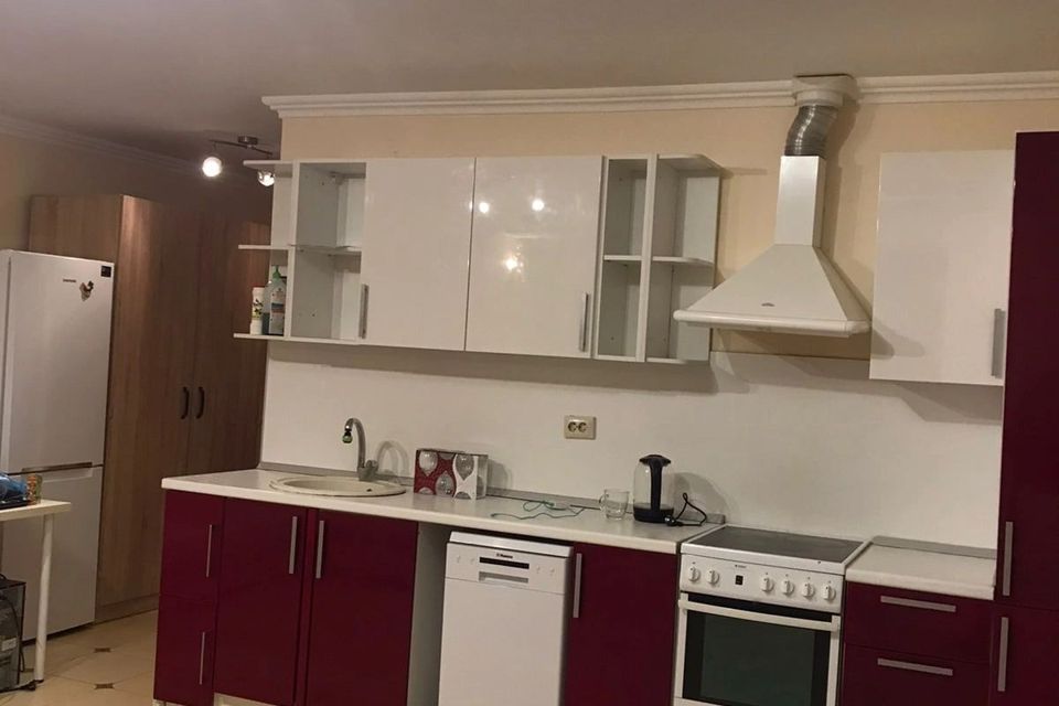 Сдаётся 2-комнатная квартира, 80 м²