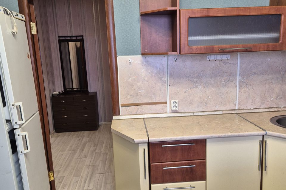 Продаётся 1-комнатная квартира, 42 м²