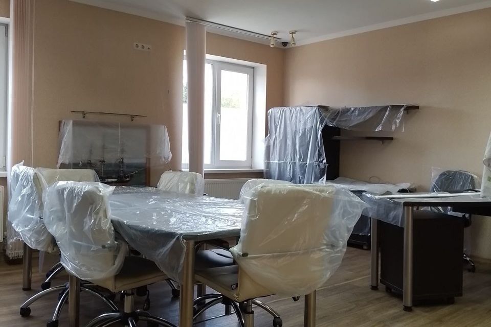 Сдаётся офис, 300 м²