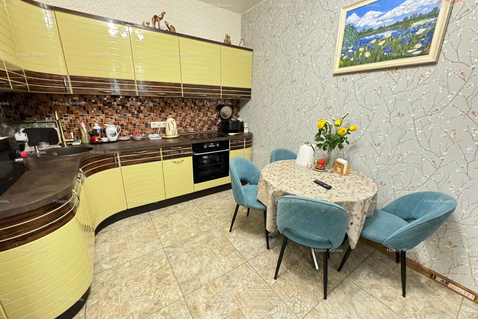 Продаётся 2-комнатная квартира, 75 м²