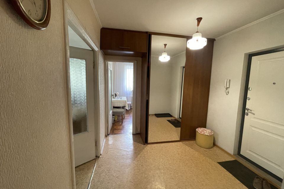 Продаётся 4-комнатная квартира, 70.8 м²