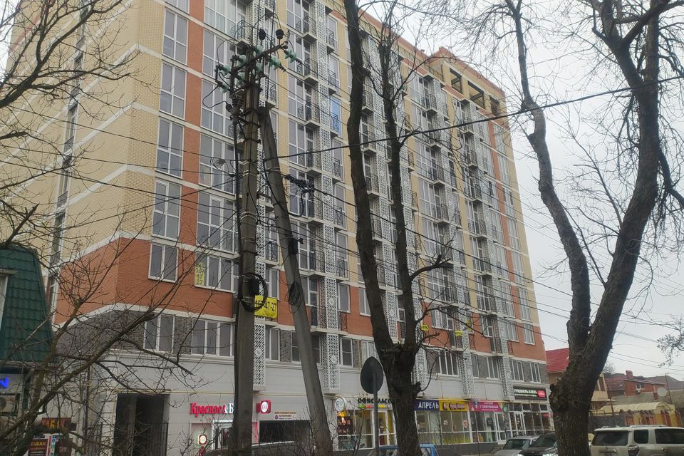Продаётся 4-комнатная квартира, 140 м²