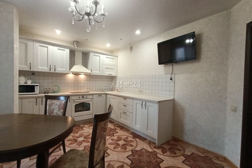 Продаётся 4-комнатная квартира, 103.7 м²