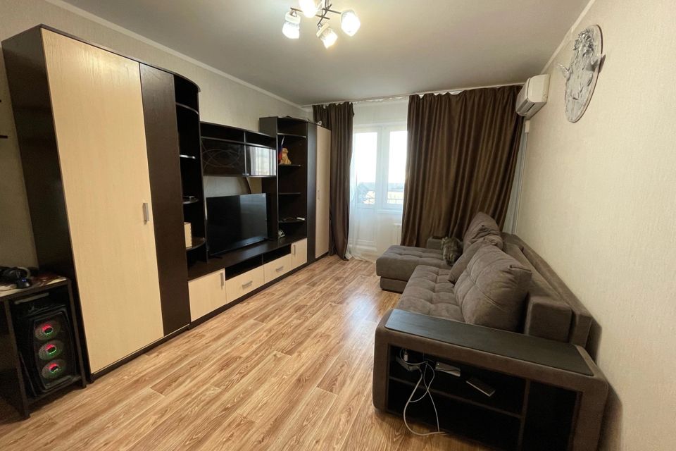 Продаётся 1-комнатная квартира, 42.1 м²