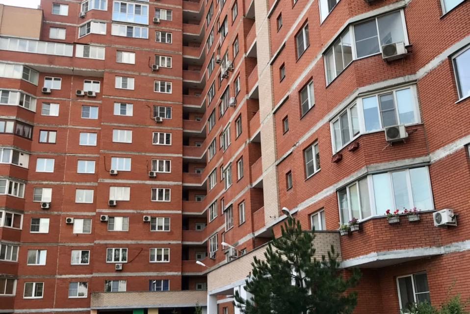 Продаётся 2-комнатная квартира, 65.2 м²