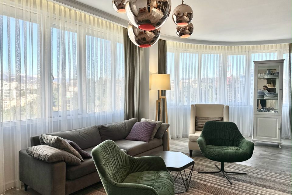 Продаётся 4-комнатная квартира, 101.3 м²