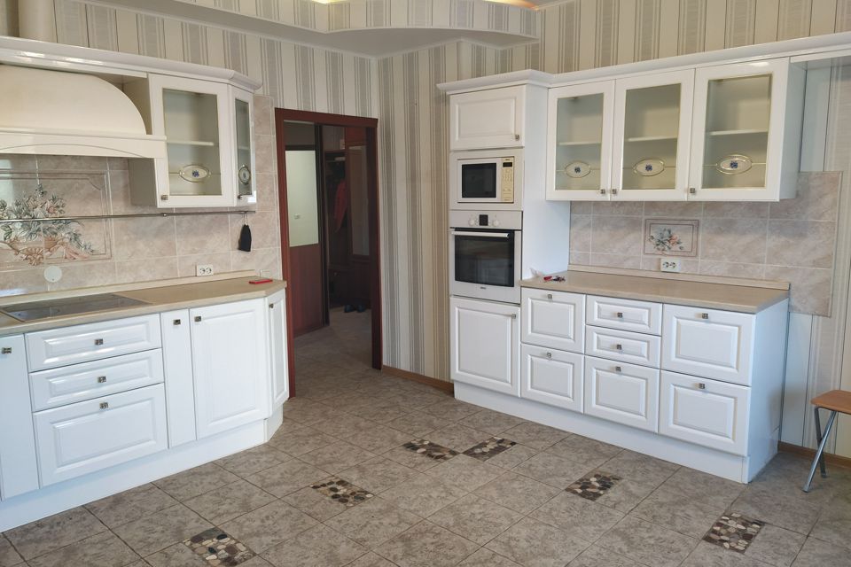 Продаётся 2-комнатная квартира, 71.1 м²
