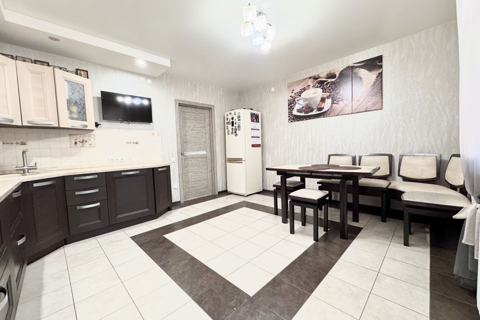 Продаётся 3-комнатная квартира, 98.3 м²
