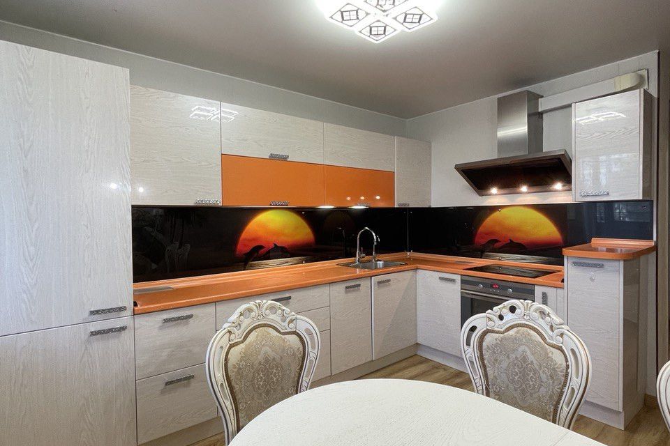 Продаётся 3-комнатная квартира, 97.6 м²