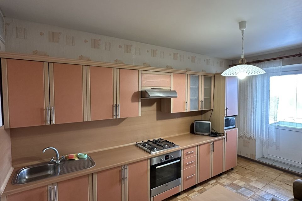Продаётся 3-комнатная квартира, 101 м²
