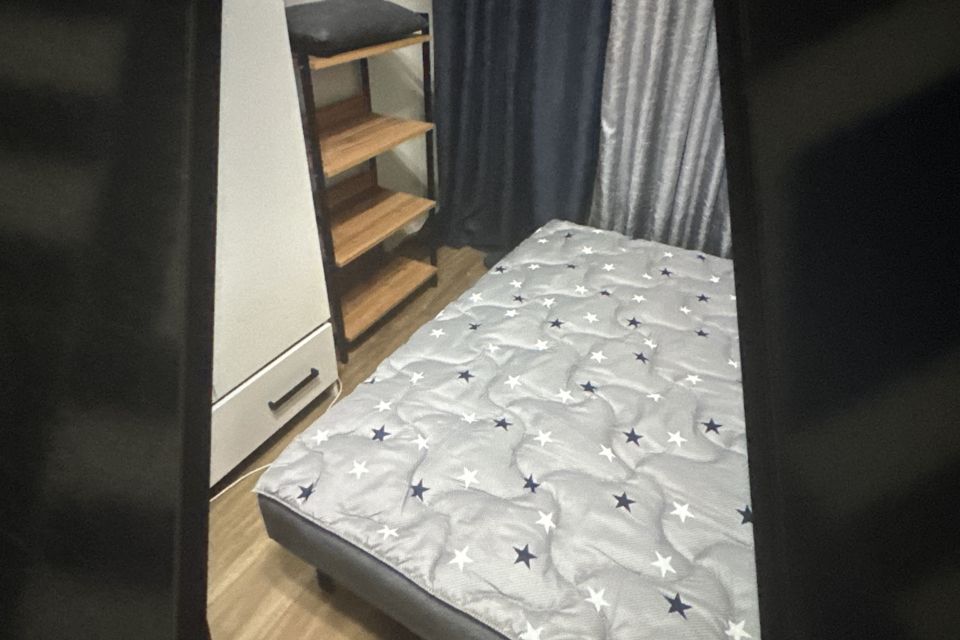 Продаётся комната в 5-комн. квартире, 12.1 м²