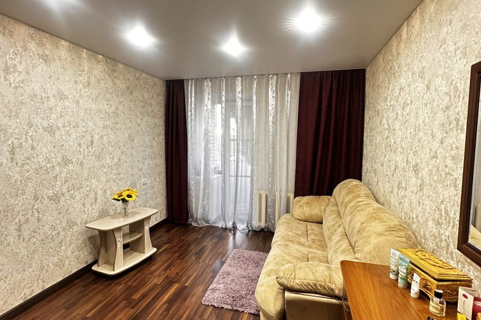 Продаётся 3-комнатная квартира, 52.6 м²