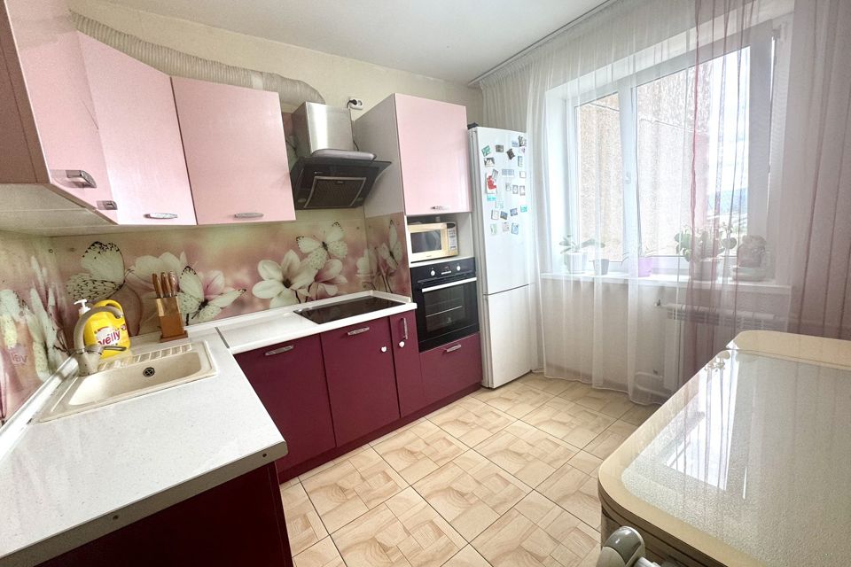 Продаётся 1-комнатная квартира, 42 м²