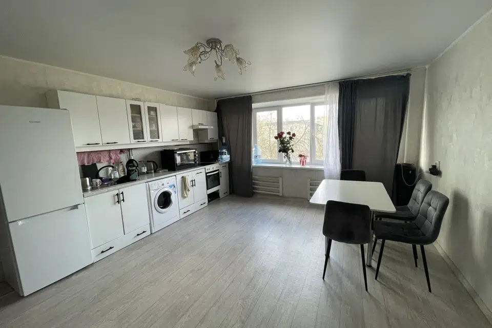Продаётся 4-комнатная квартира, 78.9 м²