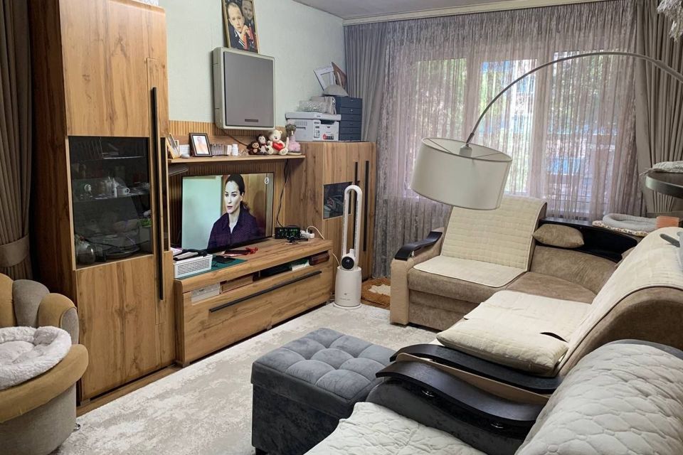 Продаётся 3-комнатная квартира, 57.2 м²