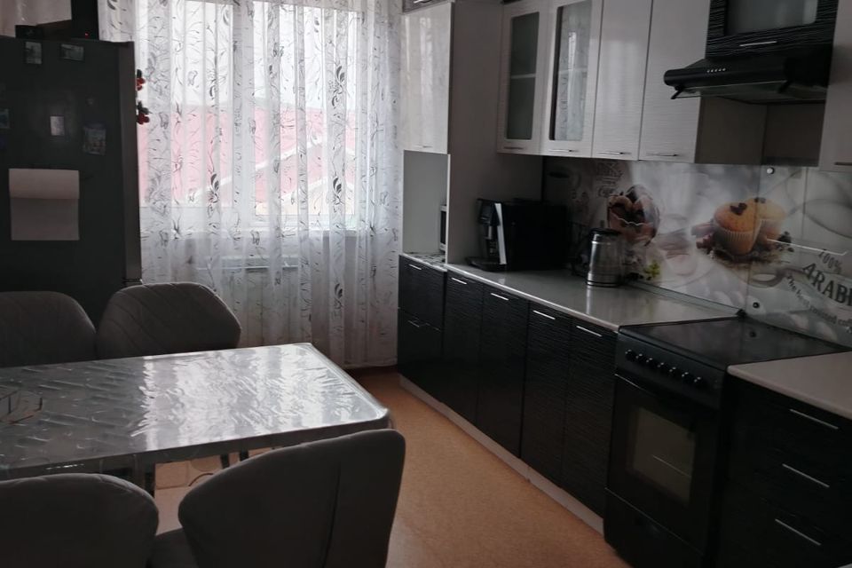 Продаётся 4-комнатная квартира, 90.3 м²