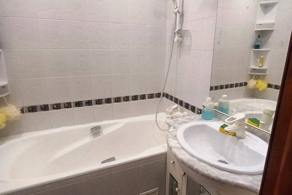 Продаётся 4-комнатная квартира, 88 м²