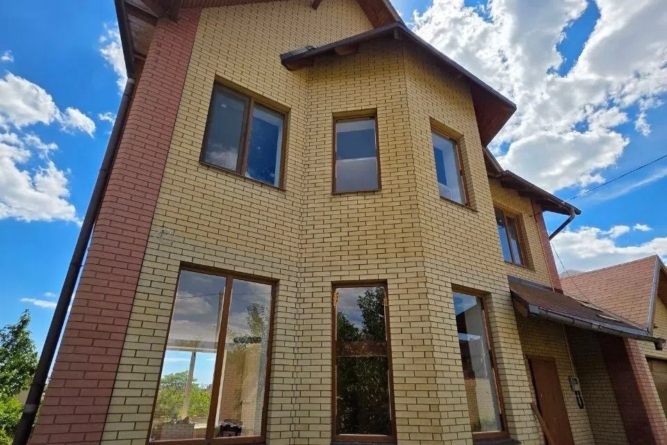 Продаётся 3-этажный дом, 184.3 м²