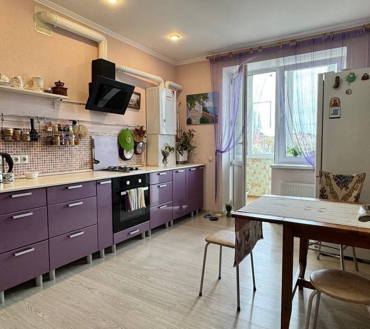 Продаётся 3 комнаты в 3-комн. квартире, 52.6 м²