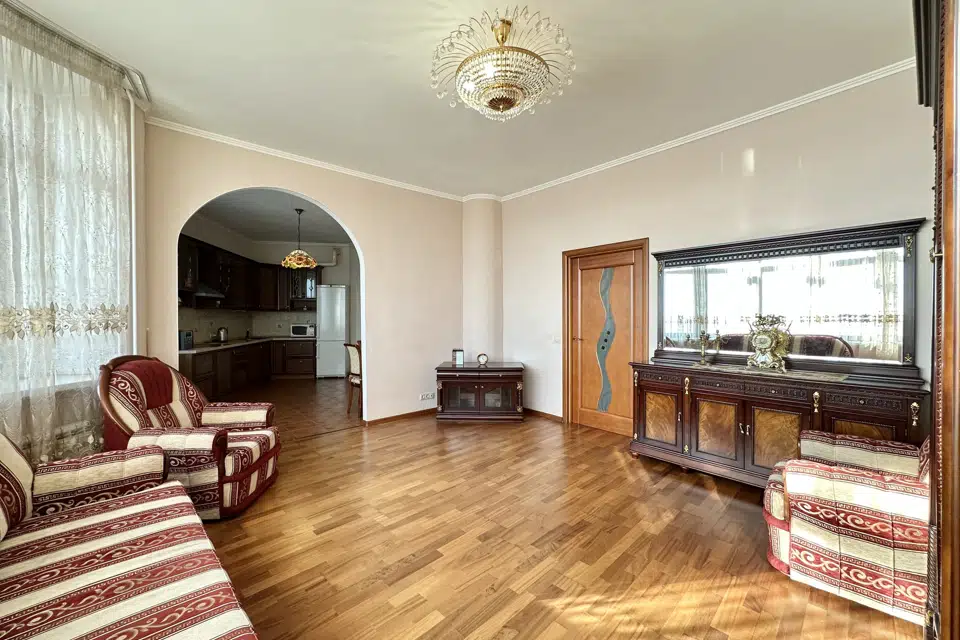 Продаётся 3-комнатная квартира, 123 м²