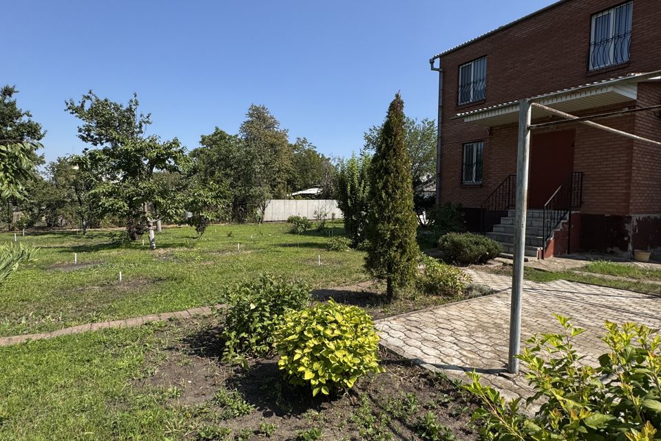 Продаётся 3-этажный дом, 570 м²