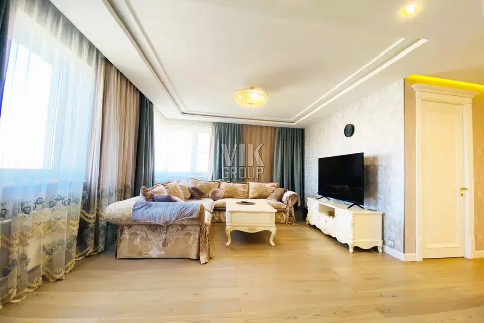 Продаётся 4-комнатная квартира, 115 м²