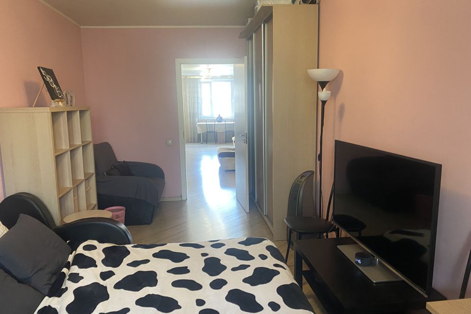 Продаётся 4-комнатная квартира, 125 м²