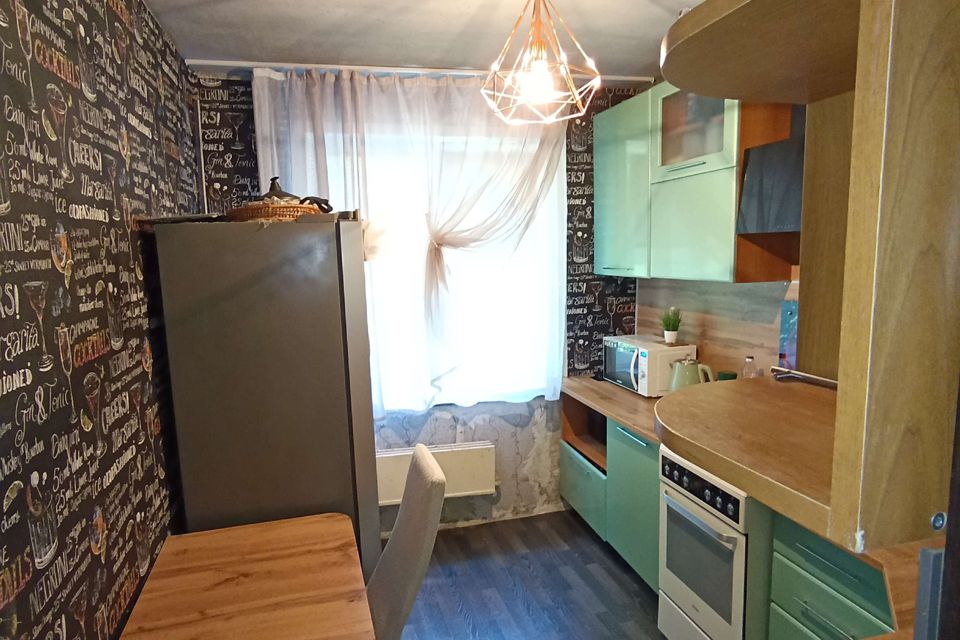 Продаётся 4-комнатная квартира, 79.8 м²