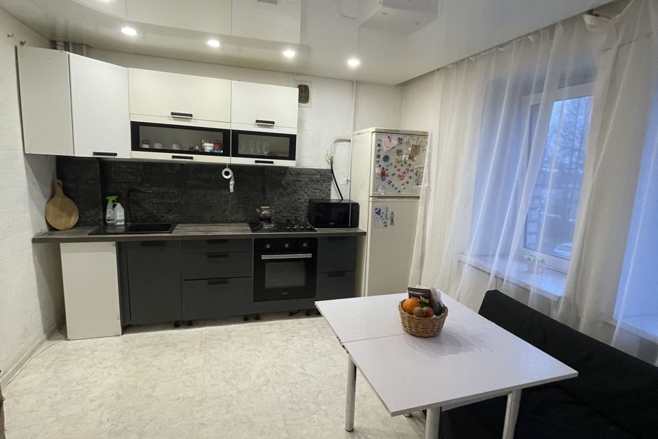 Продаётся 3-комнатная квартира, 57.3 м²