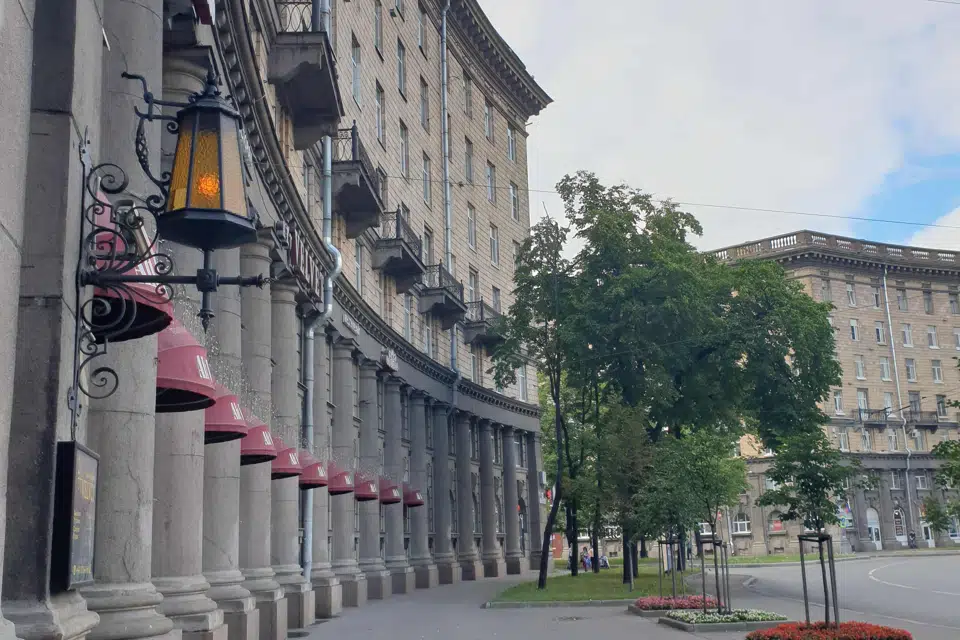 Продаётся 4-комнатная квартира, 120.8 м²