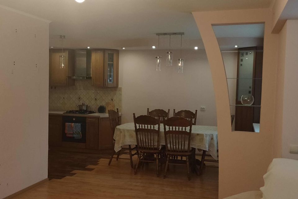 Сдаётся 3-комнатная квартира, 102 м²