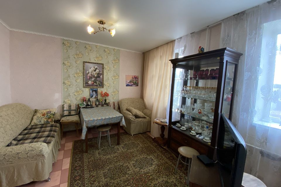 Продаётся 1-комнатная квартира, 42 м²