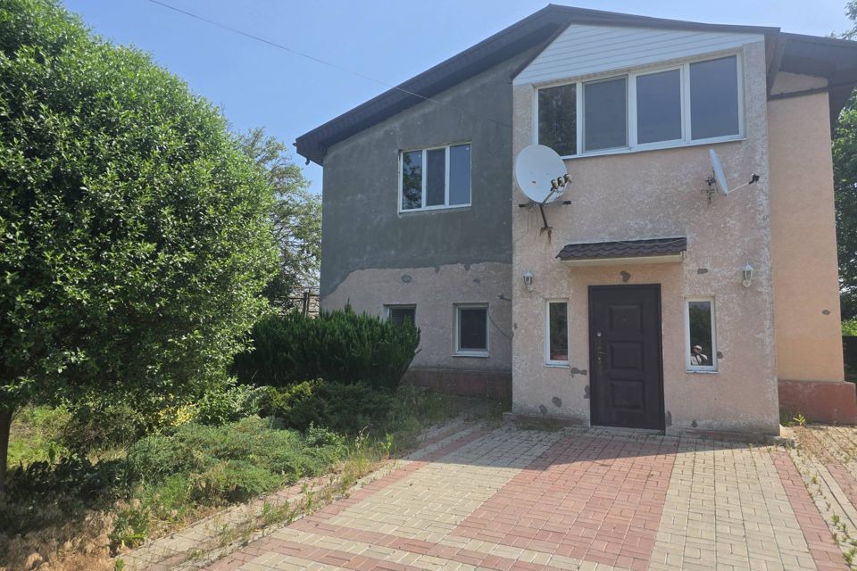 Продаётся 2-этажный дом, 270 м²