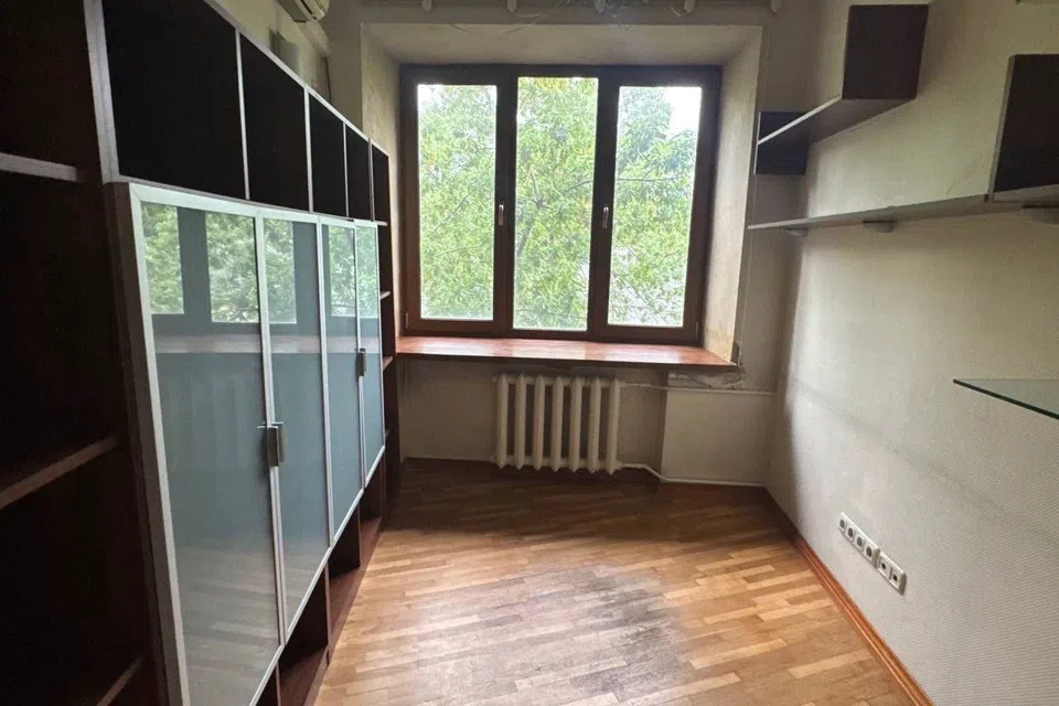 Продаётся 4-комнатная квартира, 92 м²