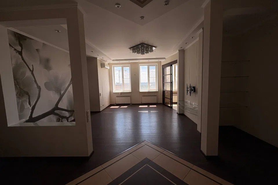 Продаётся 4-комнатная квартира, 151 м²