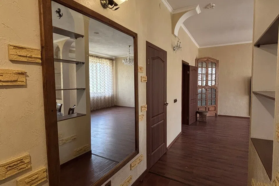 Продаётся 4-комнатная квартира, 87 м²