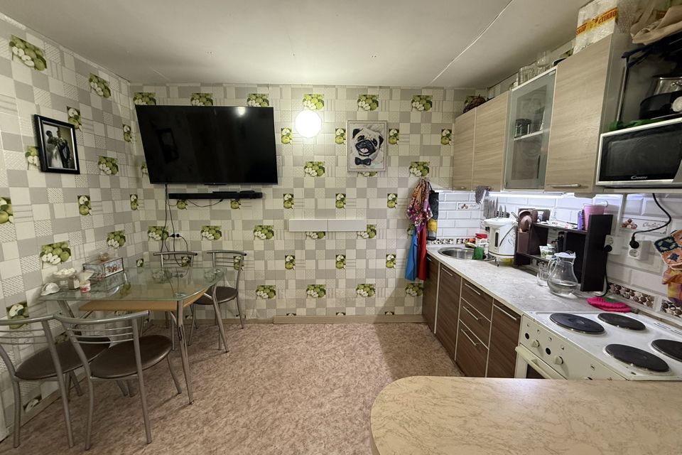 Продаётся 3-комнатная квартира, 39.2 м²