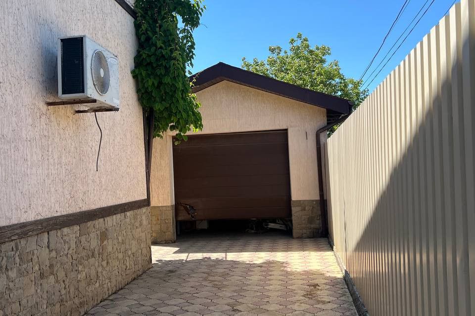 Продаётся 2-этажный дом, 329 м²